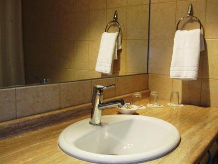Hotel Carpo Manzano bathroom